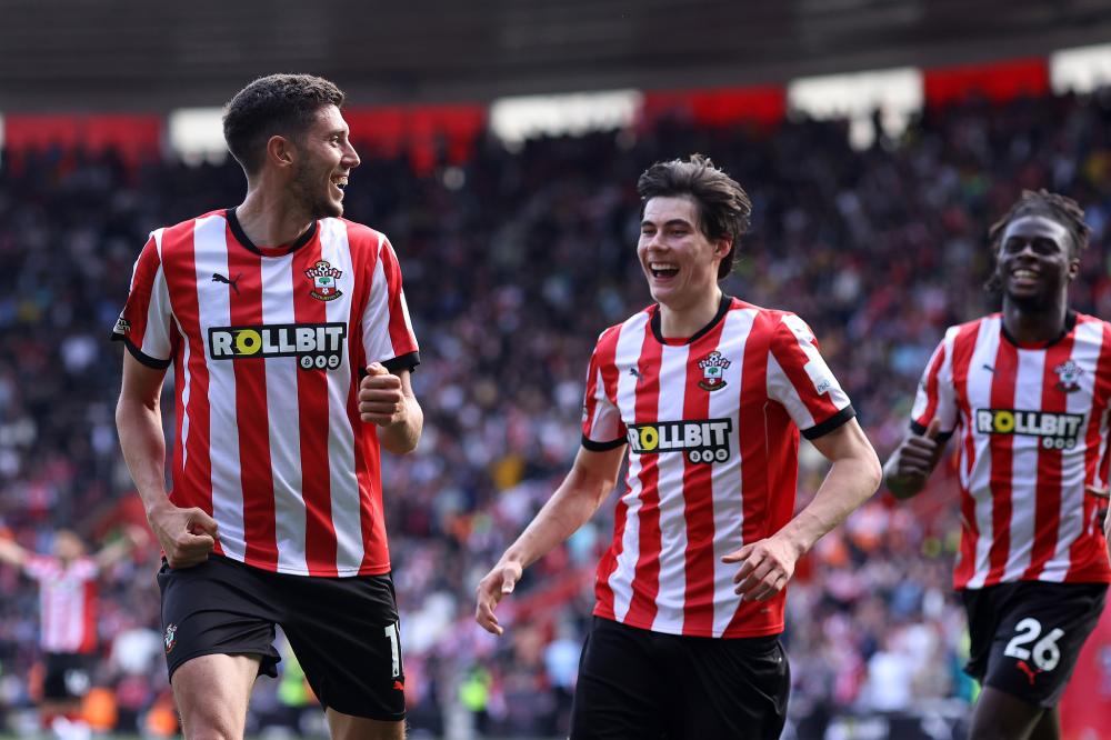 广岛前锋：亚冠与J联赛在身体对抗、速度等方面有很大区别