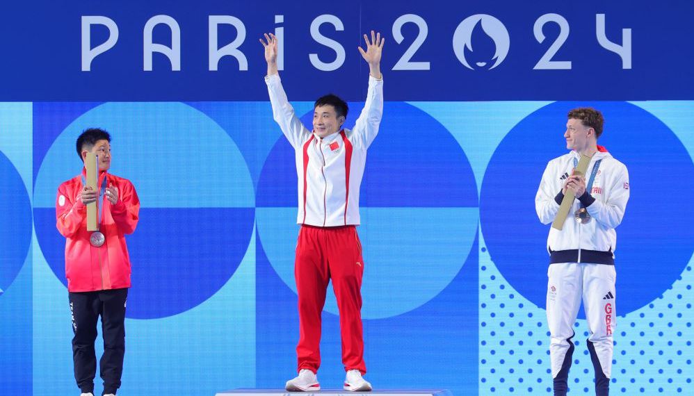 苏格兰女足队长卡思伯特与中国队比赛时头部受伤，被紧急送医