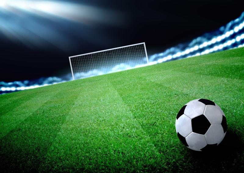 疯狂对轰！康宁汉姆半场18+8+5对飙贝恩21分